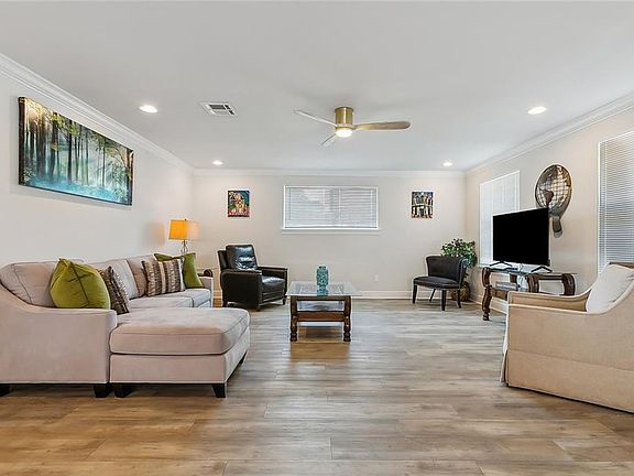 3rd image of 5701 Franklin Ave