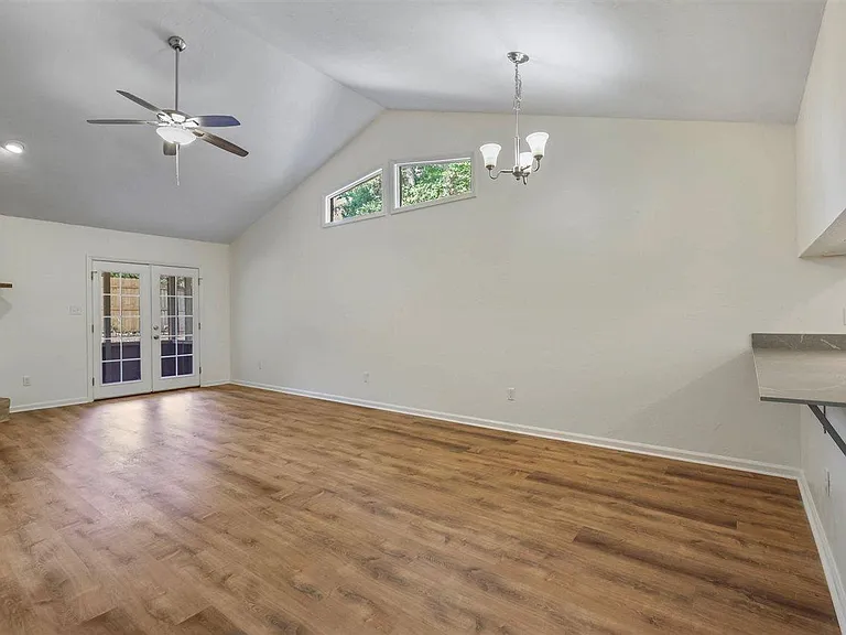 2556 Panther Creek Rd #B — Photo 5