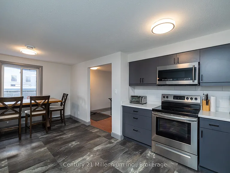 413 Queen St S #B — Photo 11