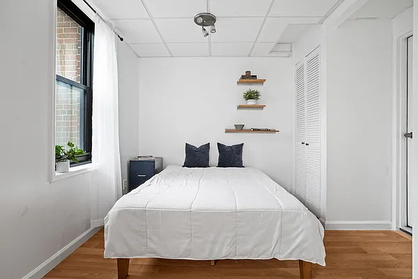 Sold by BREU CHURCHILL | media 6