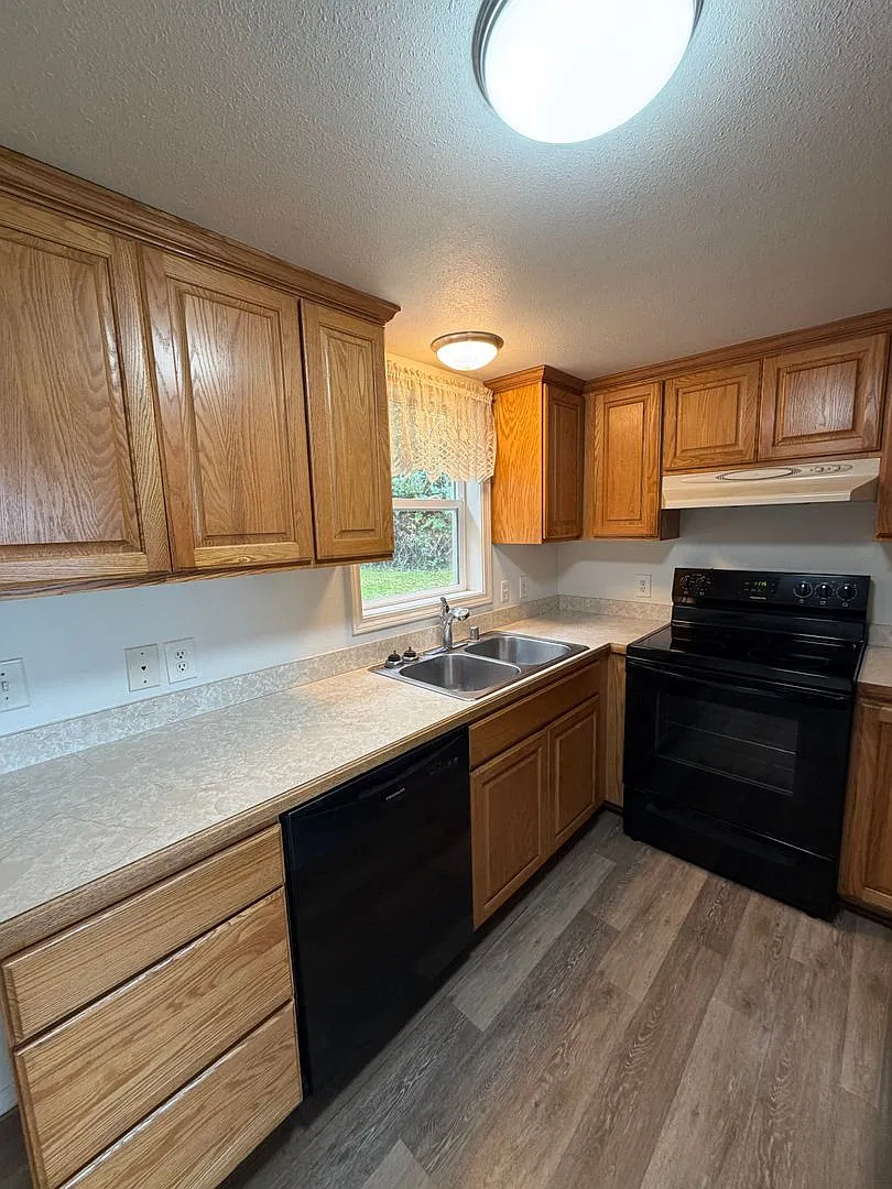 Hawks Prairie (3157 Hawks Prairie Rd.) — Photo 4
