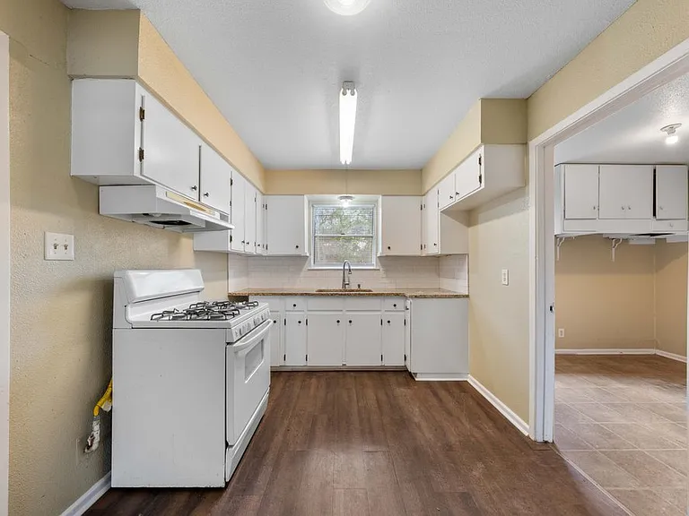 138 Dora St — Photo 8