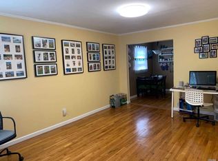 6728 212th St, Flushing, NY 11364