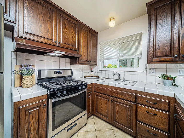 3747 Millikin Ave — Photo 5