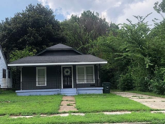 1st image of 642 E Gage Ave
