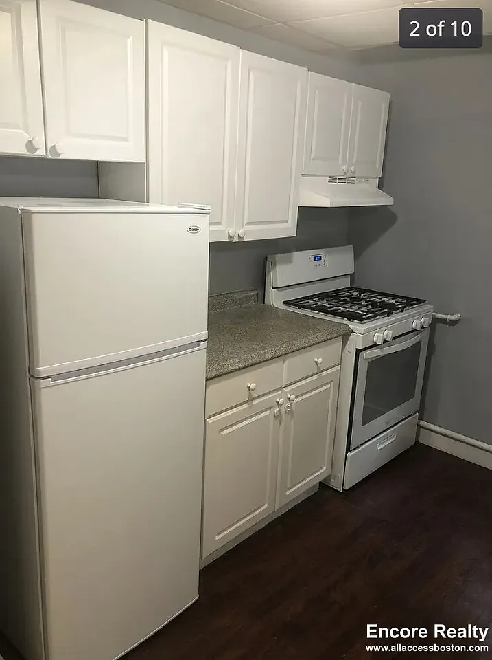Studio, 375 sqft, $2,200 — Photo 2