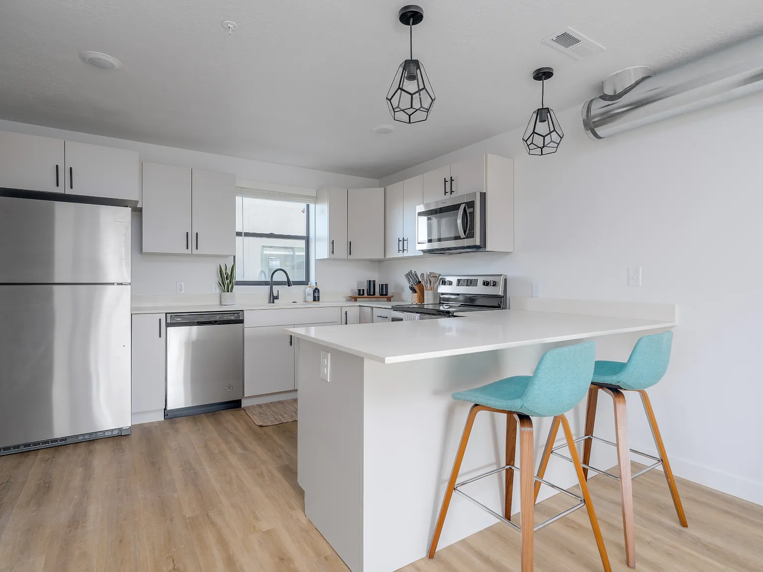 Art West Townhomes — Photo 3