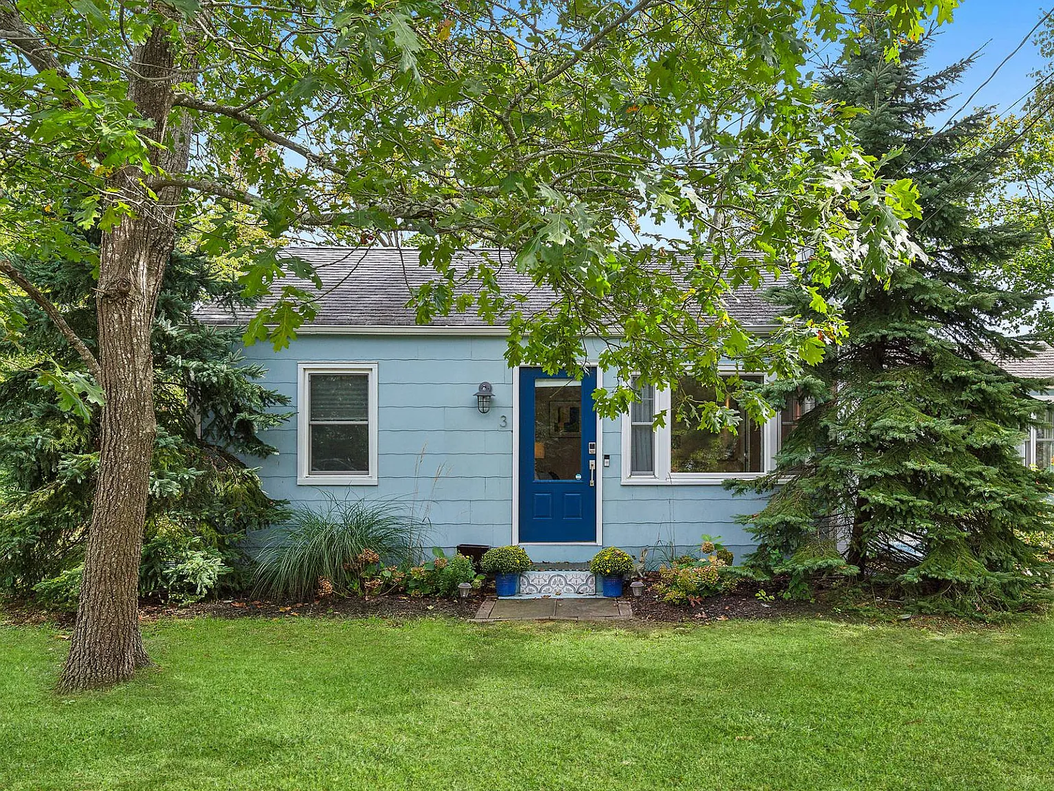 Cozy Coastal Cottage Hampton Point Bay Beach Community — Photo 2