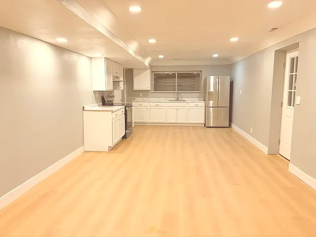 Kitchen & Entry way