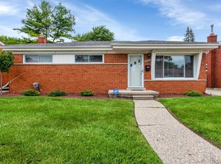 16841 May Ave, Eastpointe, MI 48021