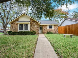4803 Redfish Reef St, Bacliff, TX 77518