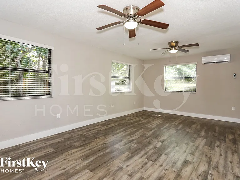 7000 SW 12th St — Photo 7