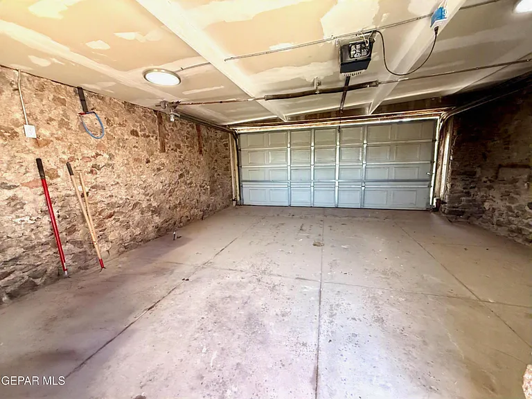 1709 N Stevens St — Photo 17