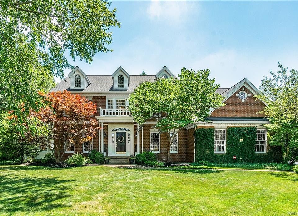 1st image of 23 Lakeridge Dr
