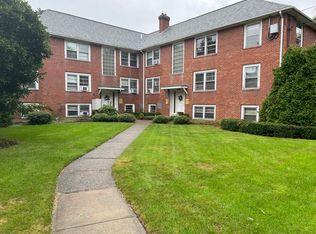 40 Elm Ave #4B, Rumford, RI 02916