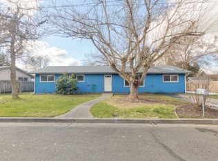 1110 SW Juniper Dr, Grants Pass, OR 97526