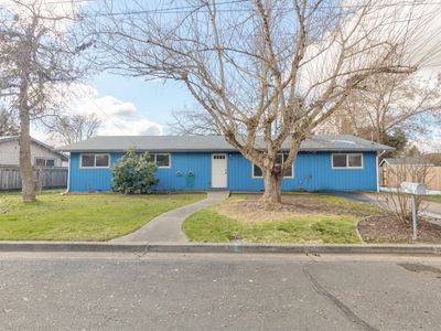 1110 SW Juniper Dr, Grants Pass, OR, 97526