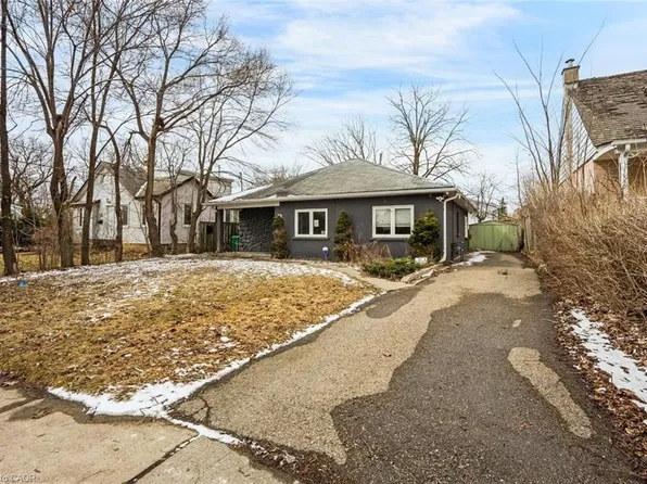 16 Woodward Ave, Brampton, ON L6V 1K1