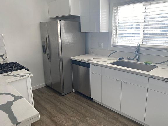 2nd image of 1636 N Fuller Ave #3D
