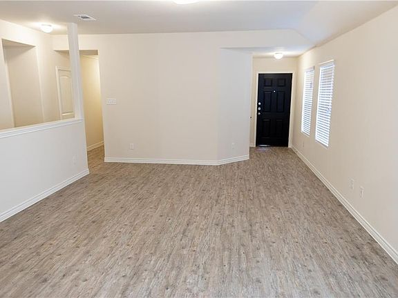 5th image of 1608 Oriole St