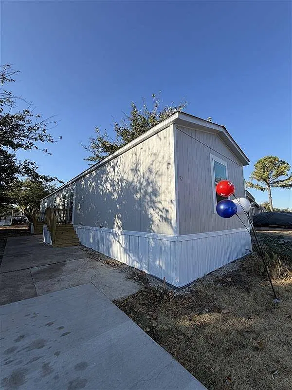 3 bed, 2.0 bath, 1152 sqft, $1,800 — Photo 1