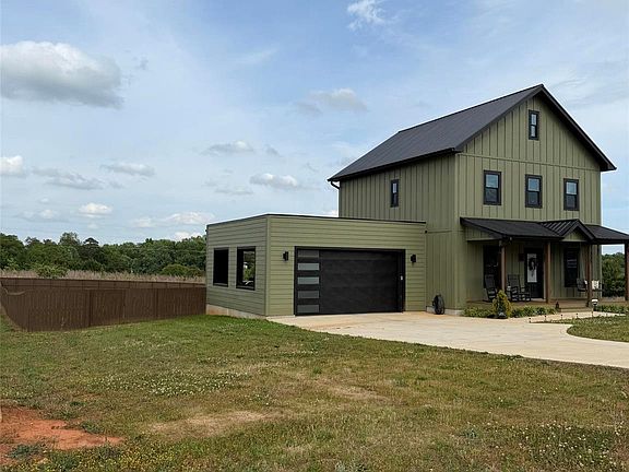 2nd image of 335 Webb Rd