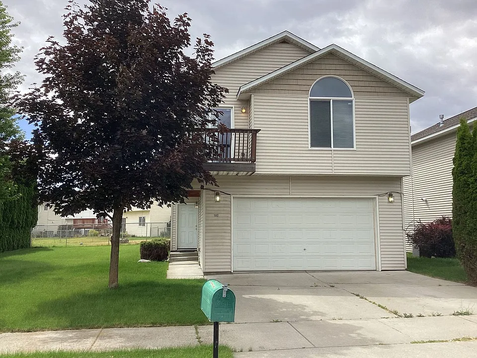 1102 S Aspen Pl