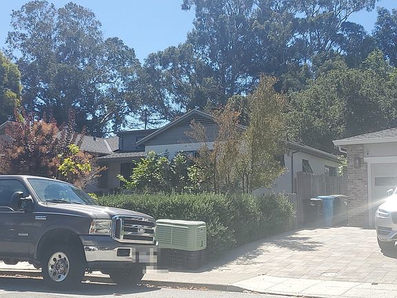 2nd image of 2015 Devereux Dr