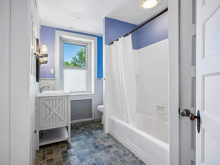 416 E Athens Ave — Photo 21