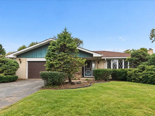 12124 S Cheyenne Dr, Palos Heights, IL 60463