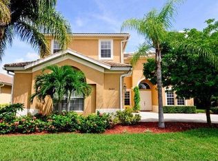 8425 Laurel Lakes Blvd, Naples, FL 34119