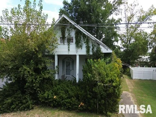 301 S Van Buren St, Marion, IL 62959