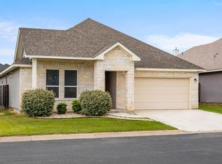 203 Winston Dr, Fredericksburg, TX 78624