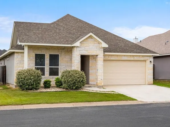 203 Winston Dr, Fredericksburg, TX 78624