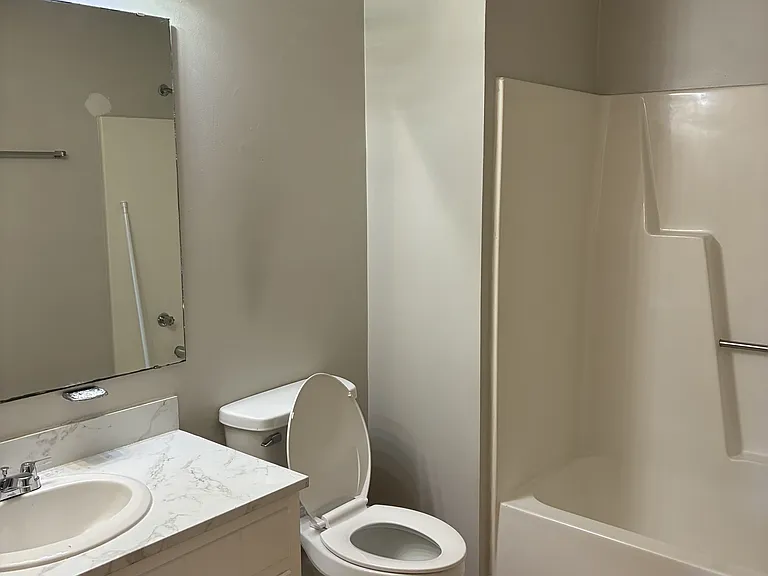 114 B Concord Dr #1 — Photo 21