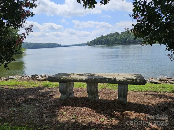 133 Oak Point Ln, Stony Point, NC 28678