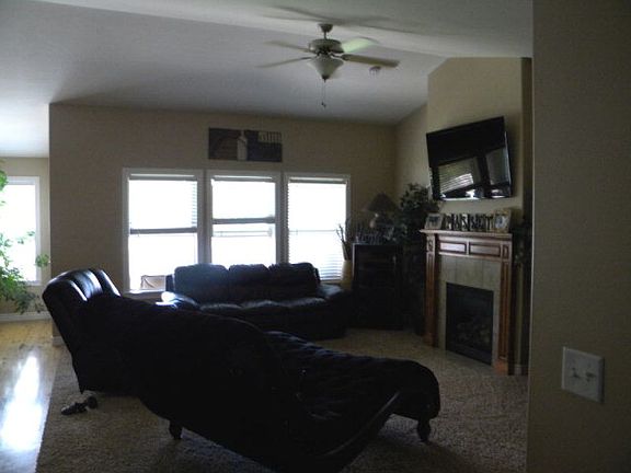 4th image of 3675 Potomac Way