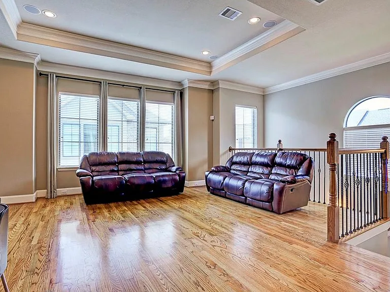 337 Cage St — Photo 2