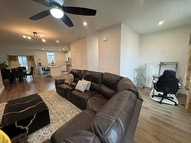 149 Choke Cherry Ct — Photo 6