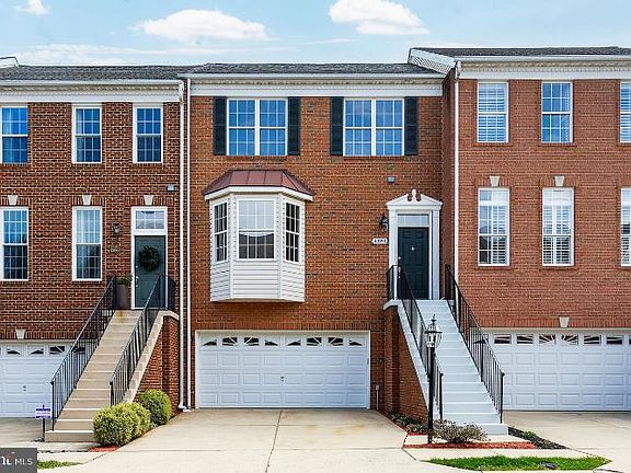 2nd image of 43891 Sandburg Sq