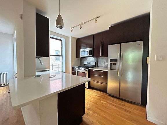 3rd image of 356 Saint Johns Pl #3F