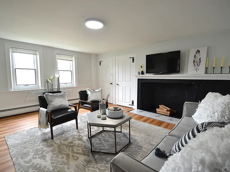 250 Walnut St #B — Photo 6