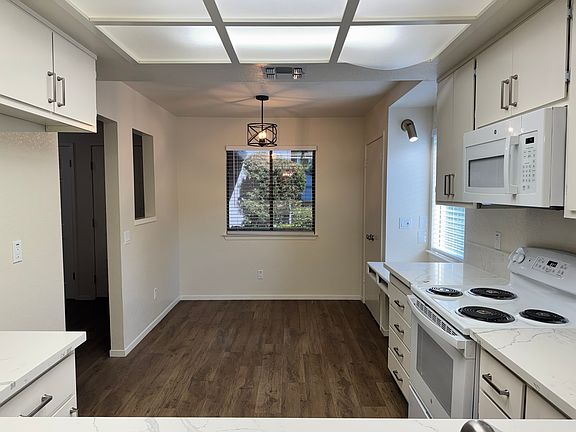 4th image of 1608 Kit Carson Way APT B