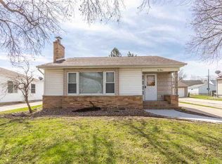 212 Cornwall Ave, Waterloo, IA 50702
