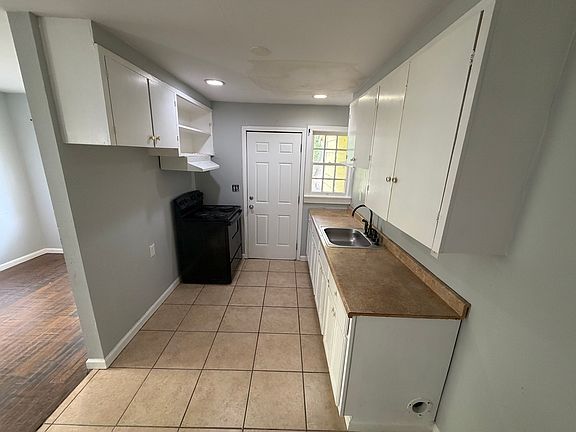 4th image of 112 E Olive St #112