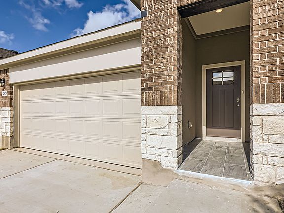 Exterior Front Entry