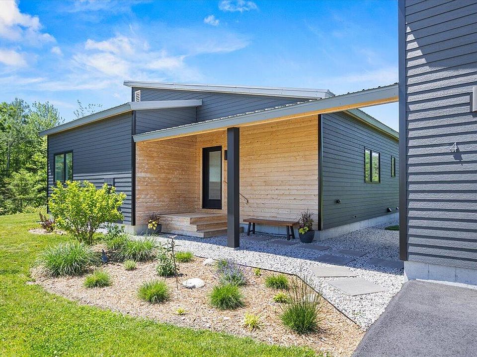 1st image of 4 Leeward Meadows