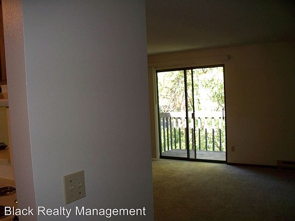 3rd image of 2301 S Southeast Blvd APT 3