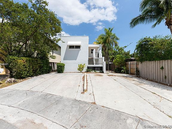 3rd image of 1047 SW 25th Ave #1047