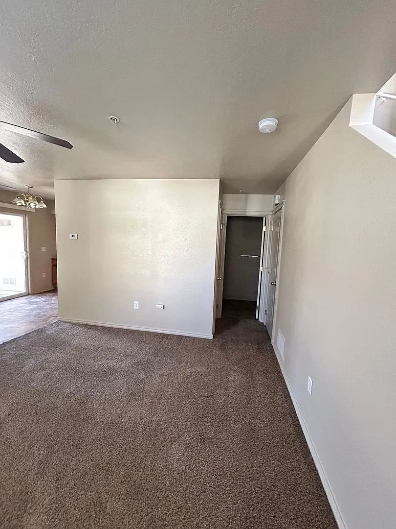410 - Locust BNB — Photo 3
